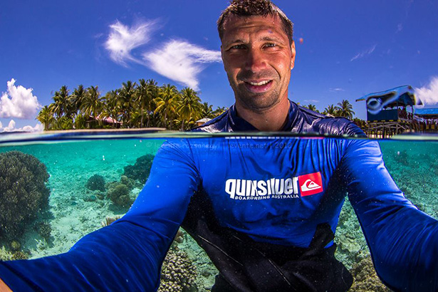 how to make selfie underwater