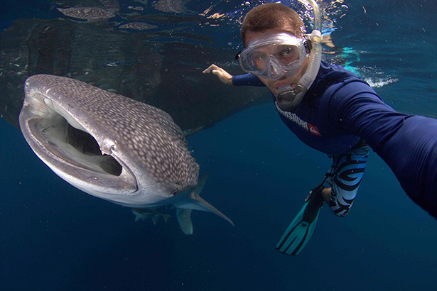 selfie underwater